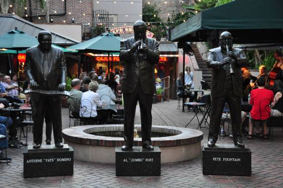 Homenagem aos grandes nomes do jazz em New Orleans, na Louisiana, nos Estados Unidos